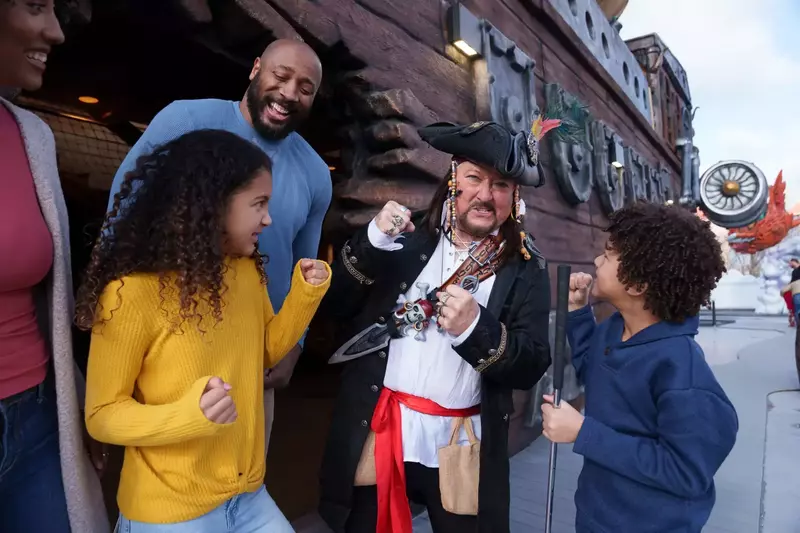 fighting-with-pirates-a