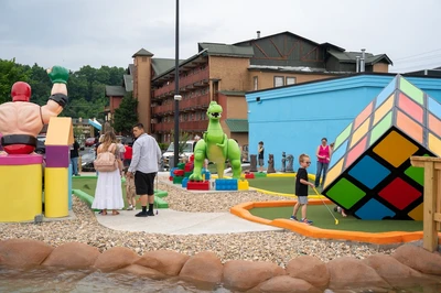 Toy Box Mini Golf
